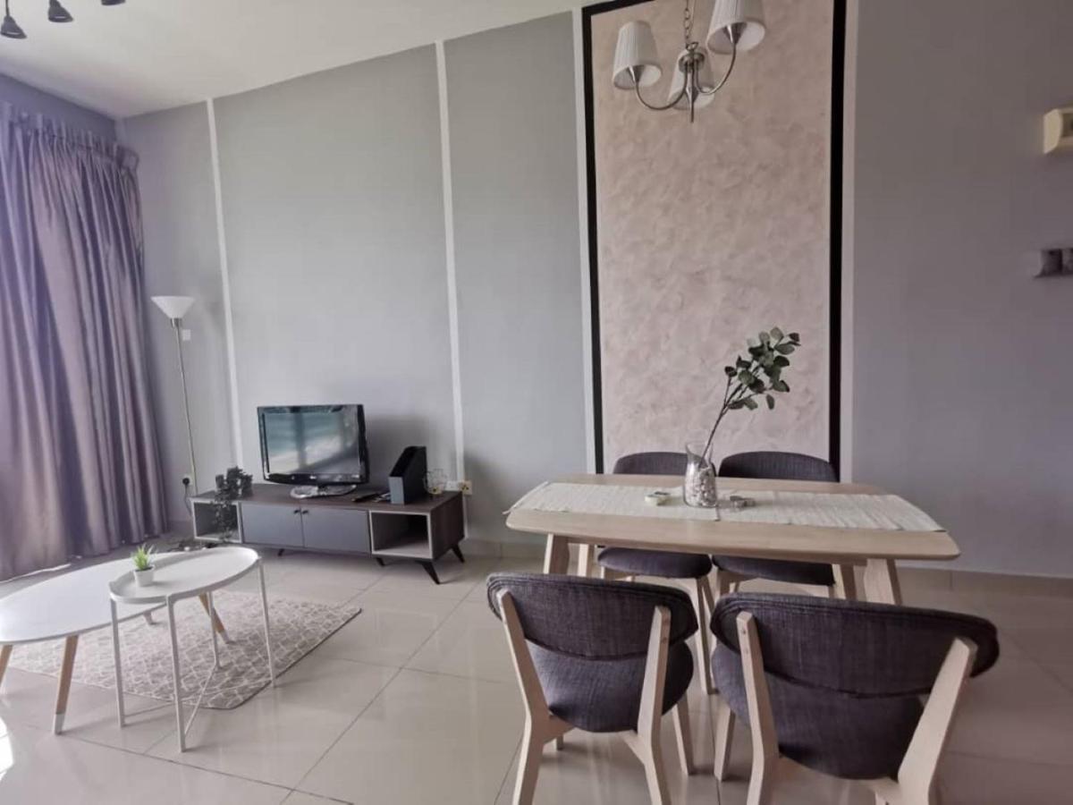 11-Modern Homestay Palazio Lake View Mount Austin Palazio Near Aeon Themepark Toppen Ikea Johor Bahru Exterior photo